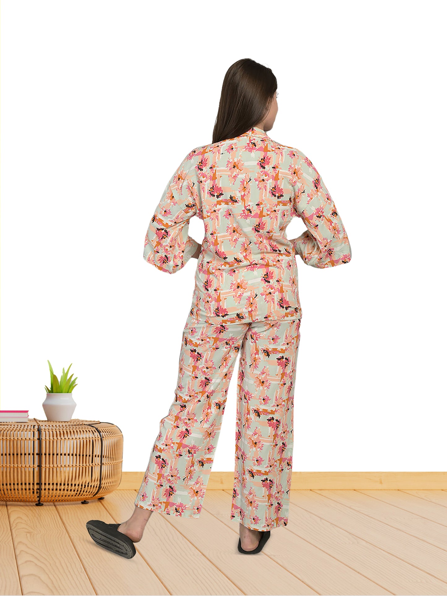 Off White 3/4Th Sleeve Top & Pyjama Set