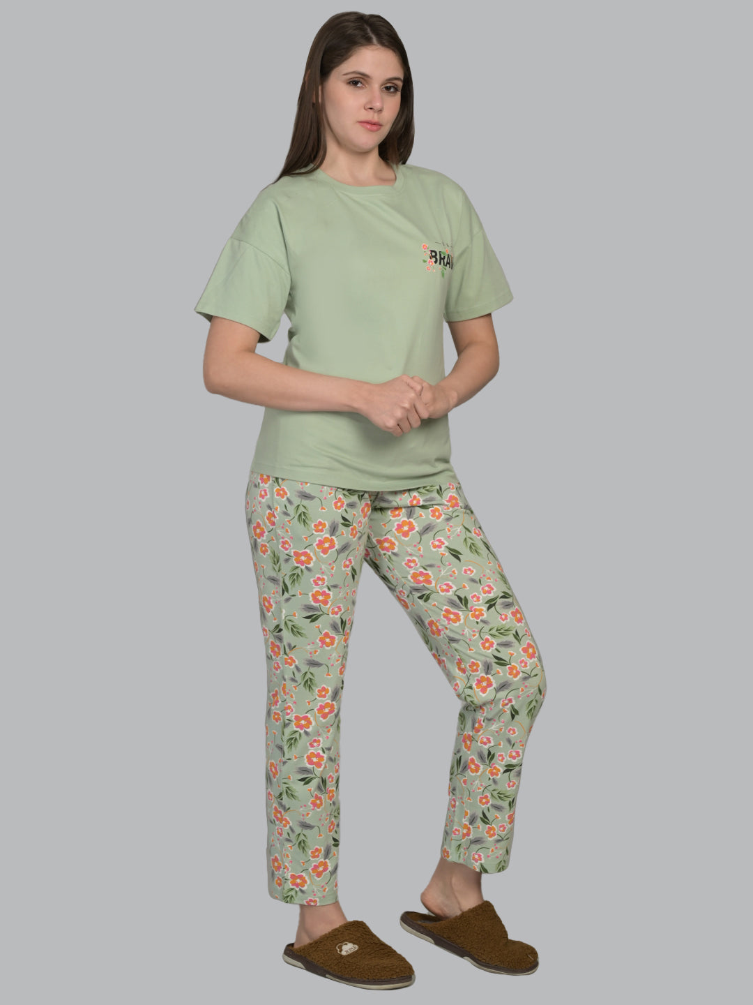 Round Neck Green Half Sleeve T shirt & Pyjama Set