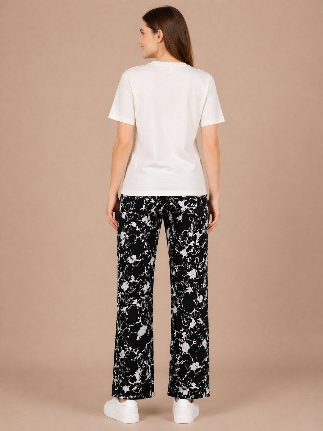 Women’s Printed Half Sleeve Cotton T-Shirt & Pyjama Set – Off White