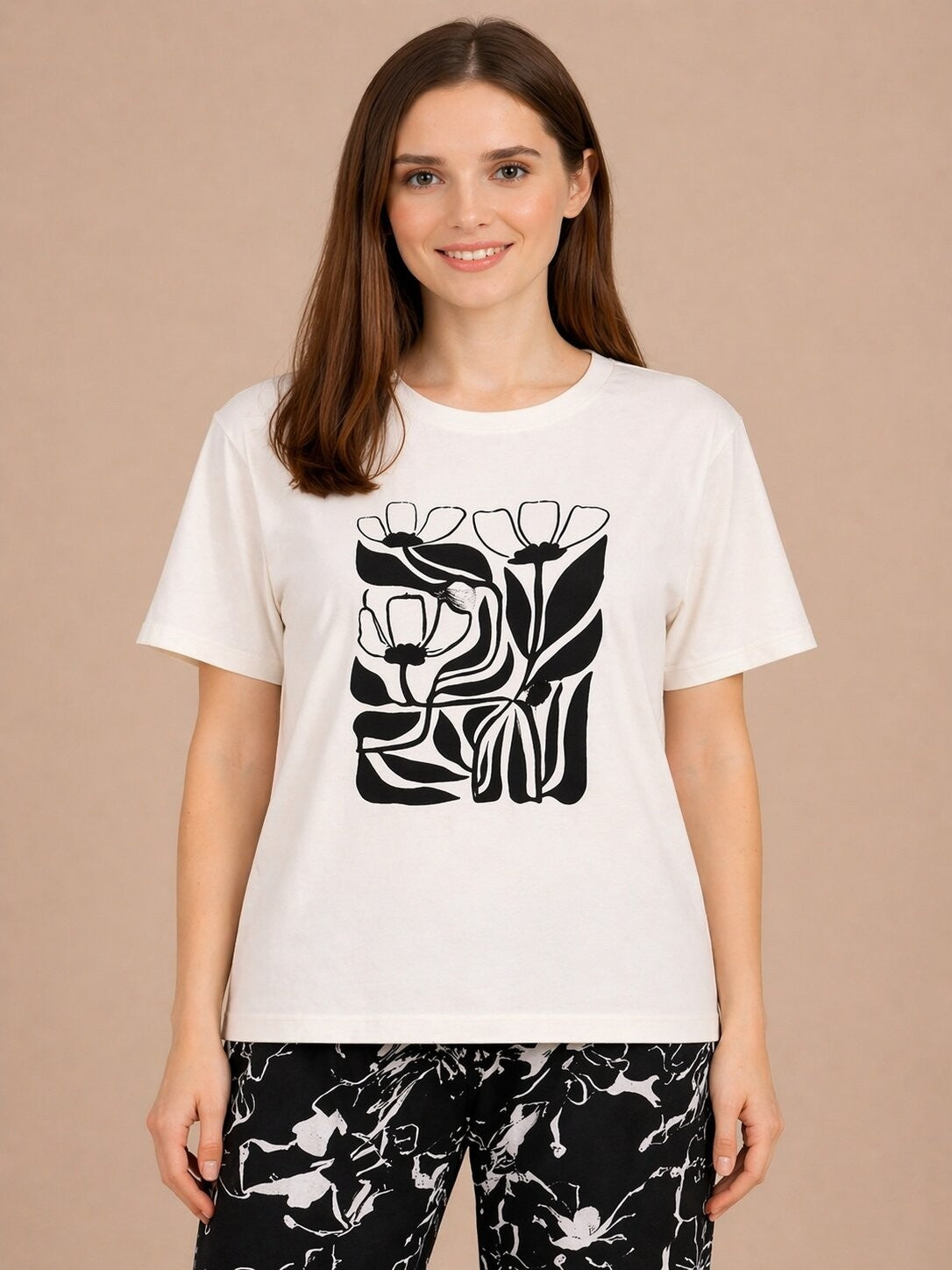 Women’s Printed Half Sleeve Cotton T-Shirt & Pyjama Set – Off White