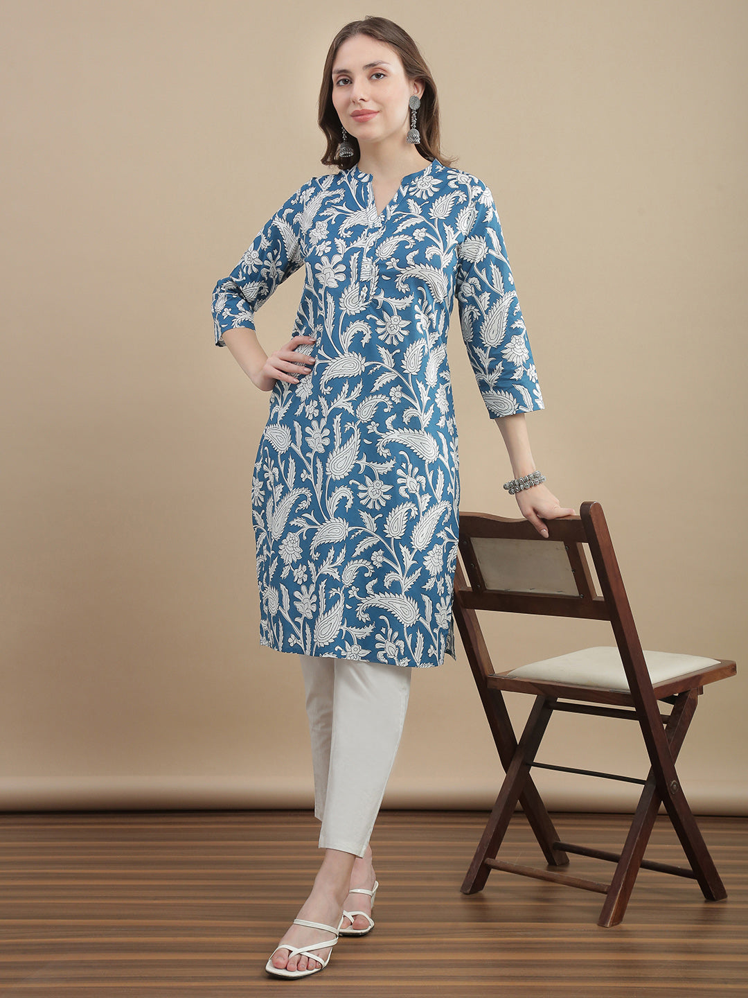 Womens Woven Paisley Print Kurta Mandarin Collar 3/4 Sleeves Regular Fit- Sky Blu